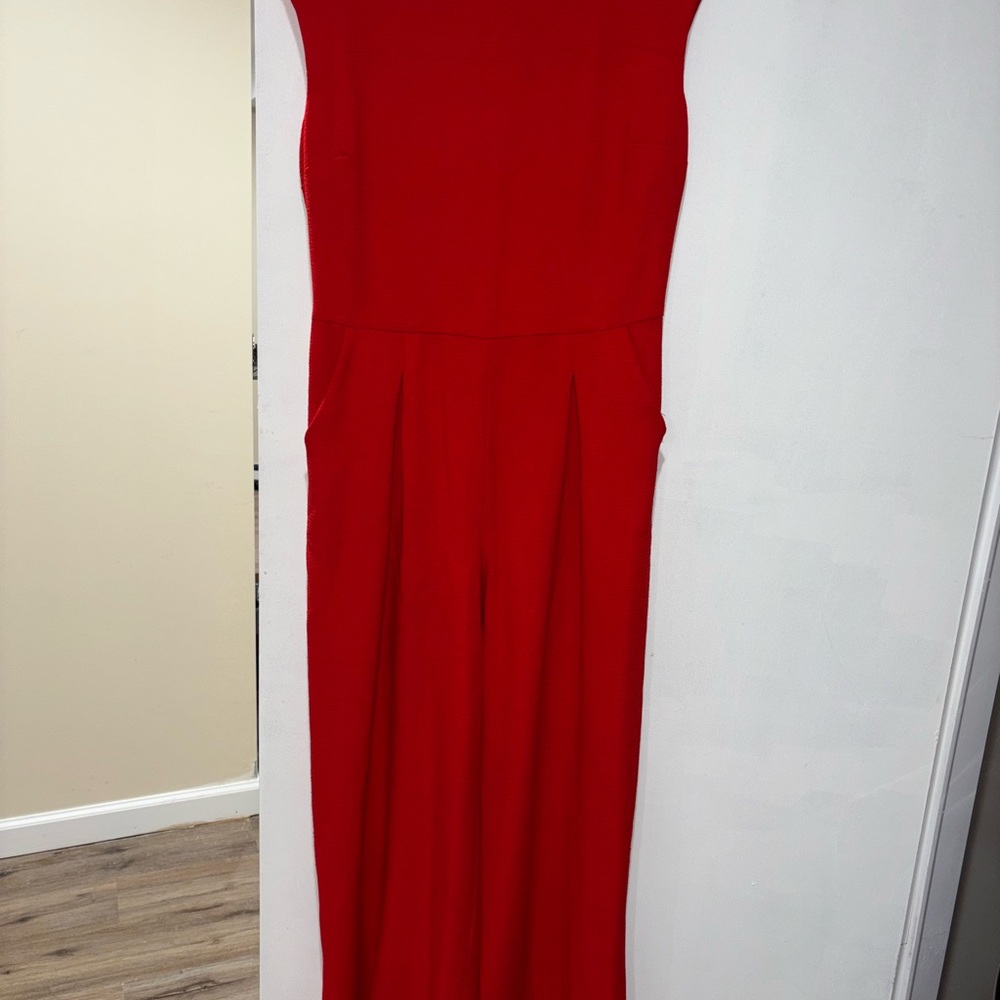 Chic Scarlet Sleeveless Jumpsuit
